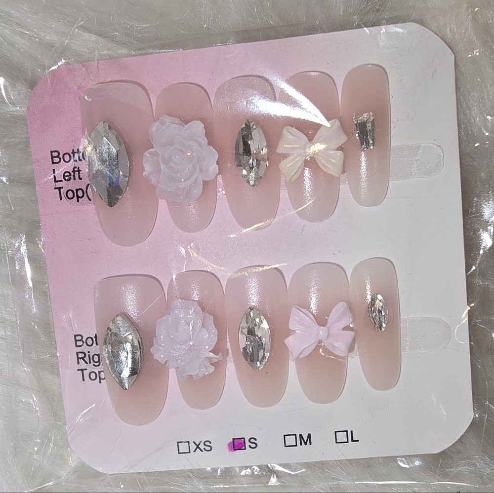 Pink Press-On Nails with Rhinestones and Bows - Picture 3 of 4